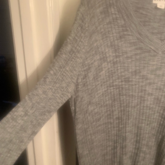 Sweater - Picture 3 of 4